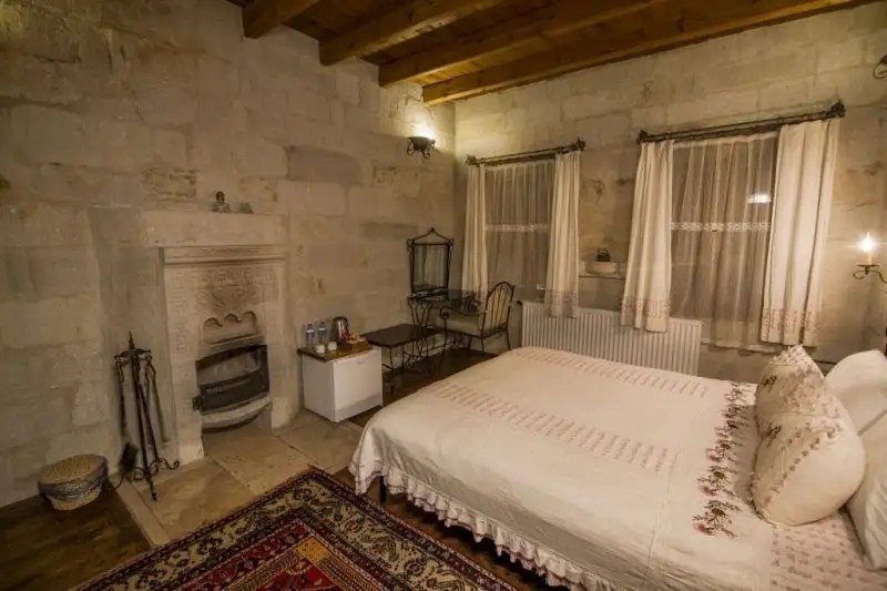 DIVAN CAVE HOUSE