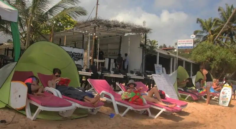 W&D BEACH HOTEL & RESTAURANT