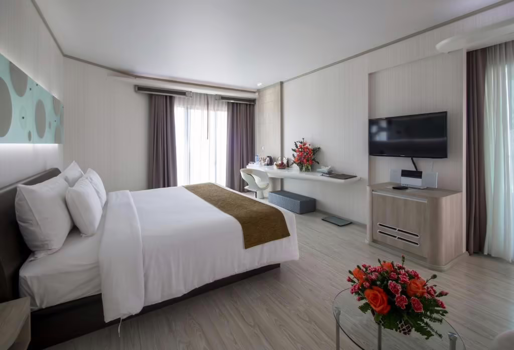 DISCOVERY BEACH HOTEL
