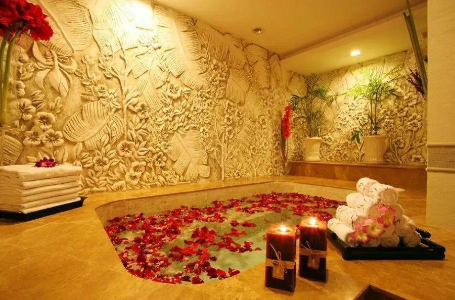 SILVERLAND CENTRAL - TAN HAI LONG HOTEL & SPA