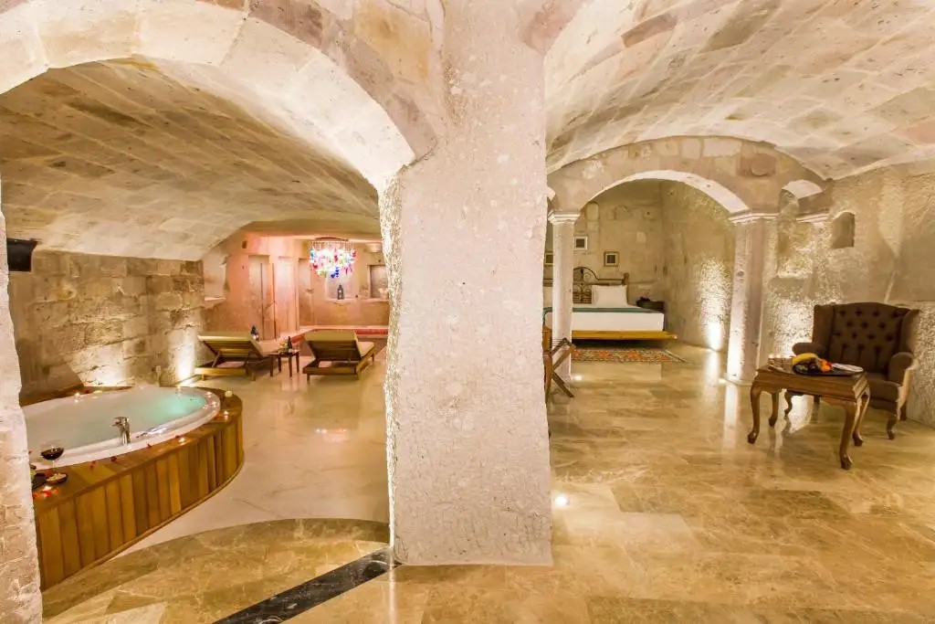 IMPERIAL CAVE SUITES & SPA