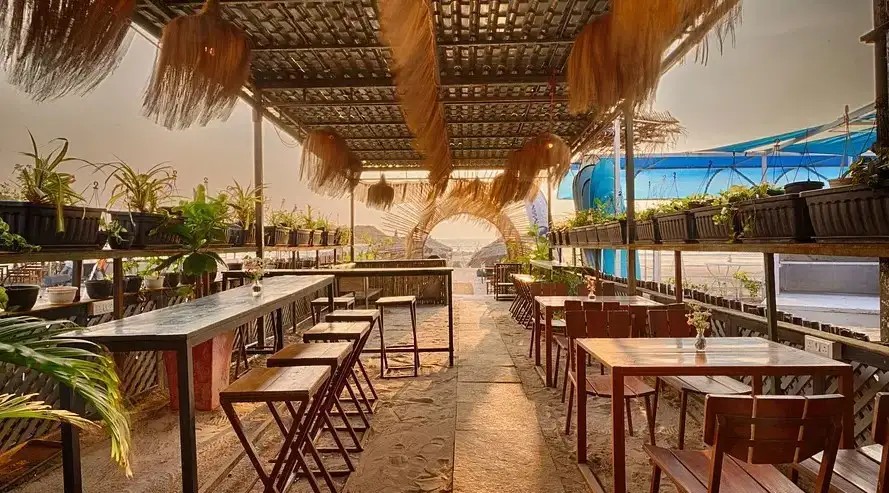 ROYALE AMATA BY THE BEACH