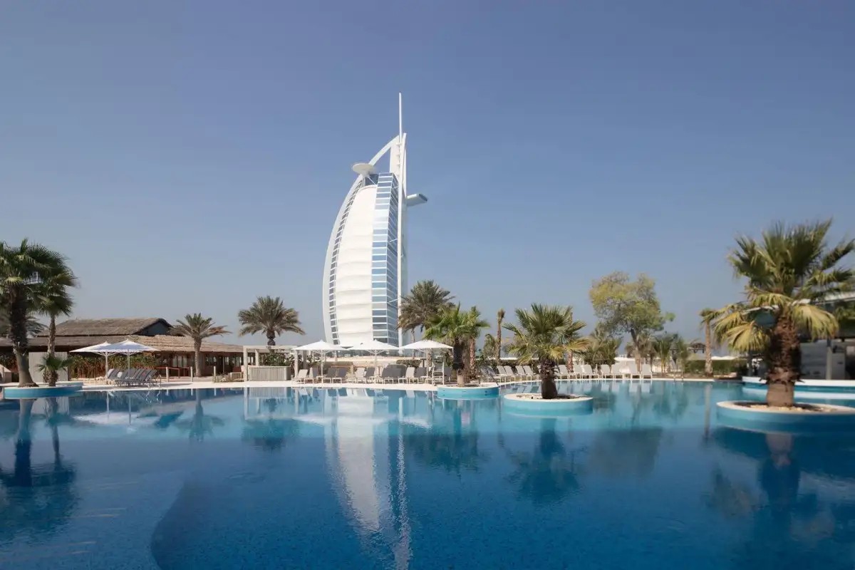 JUMEIRAH BEACH HOTEL