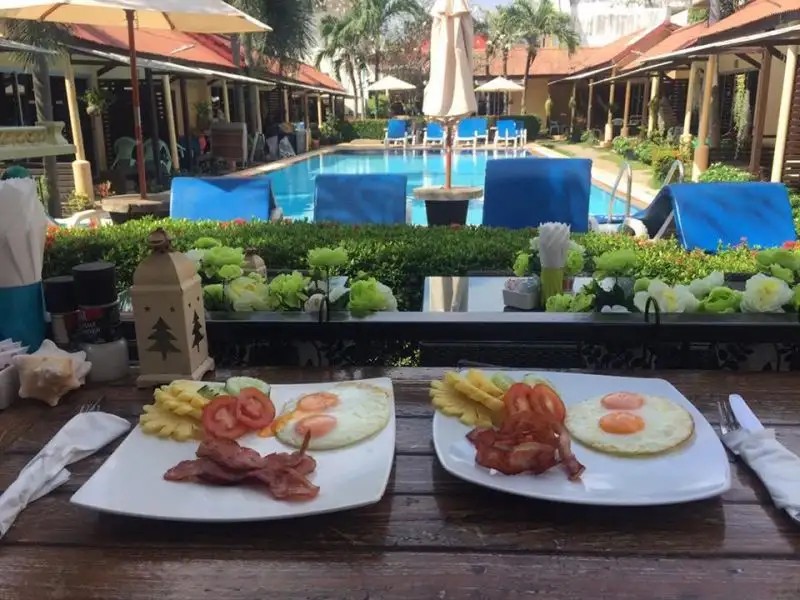 RICOS BUNGALOWS