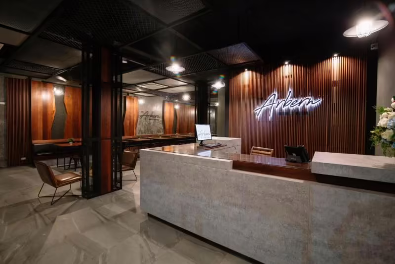 ARBERN HOSTEL X BISTRO