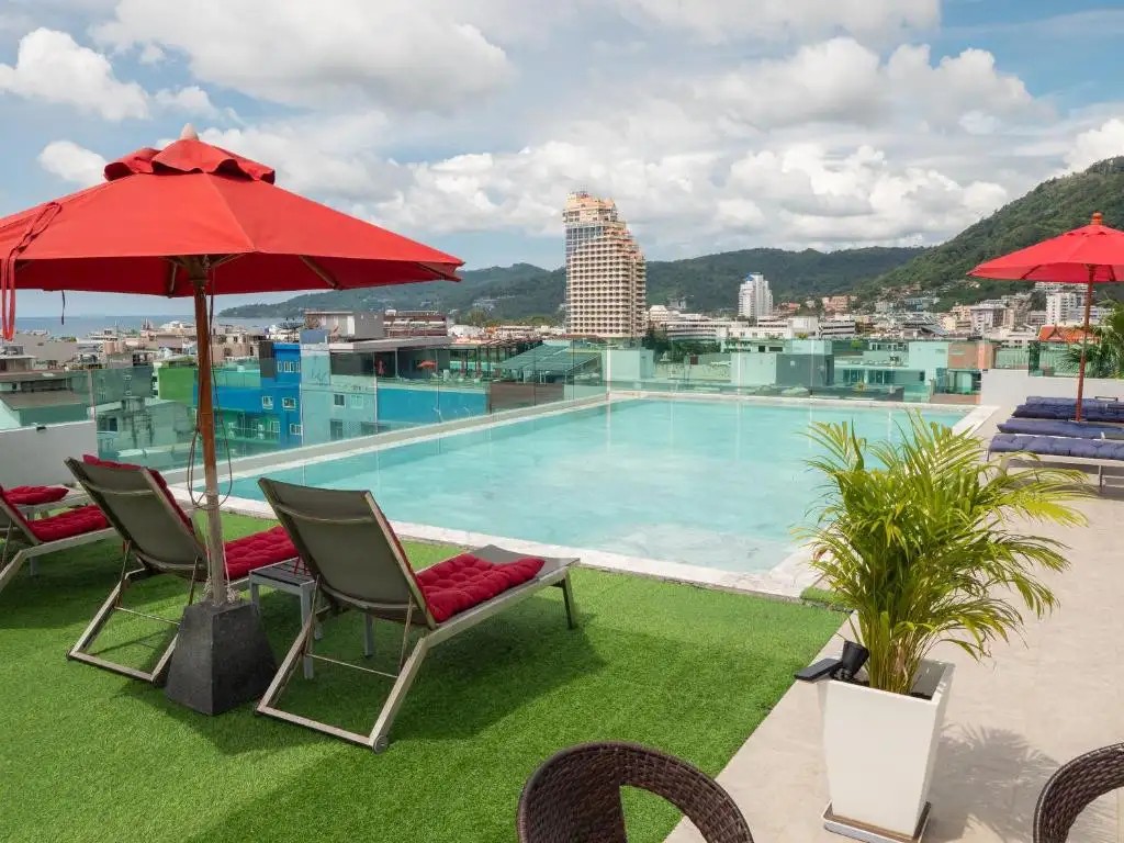 NEON PATONG (EX. AT PATONG)