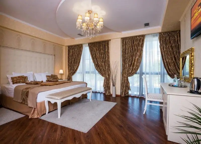 DE PARIS (ДЕ ПАРИЖ)