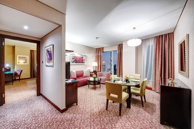 1 bedroom suite with lounge access