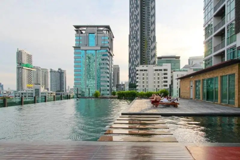 URBANA SATHORN