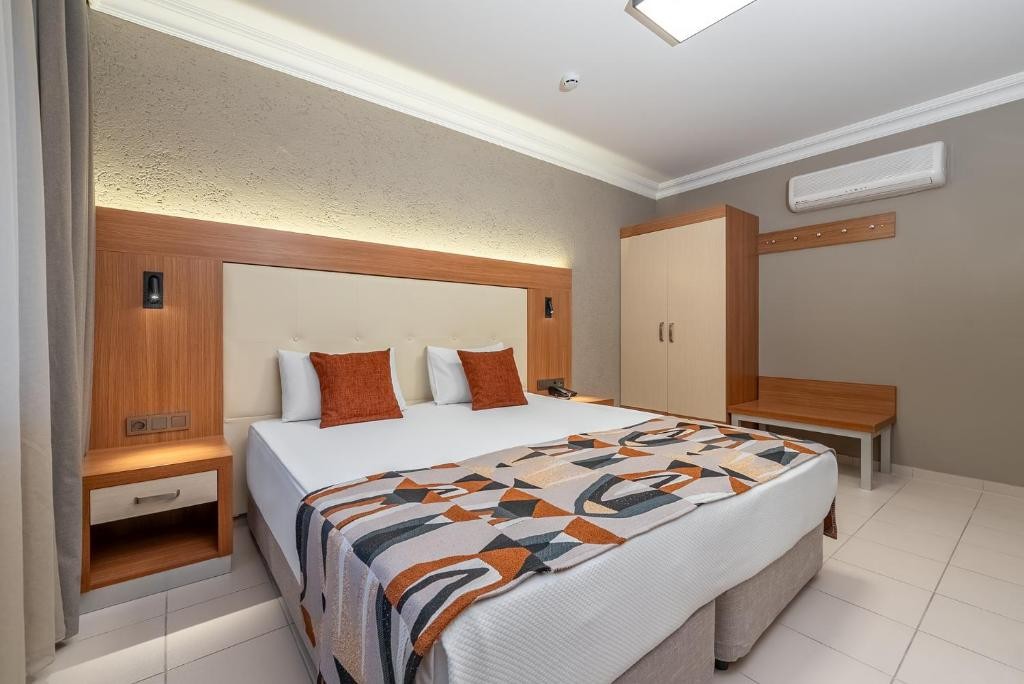 VILLA SUNFLOWER APARTS & SUITES