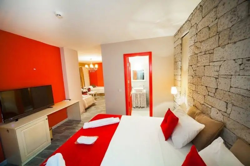 IONIC HOTEL