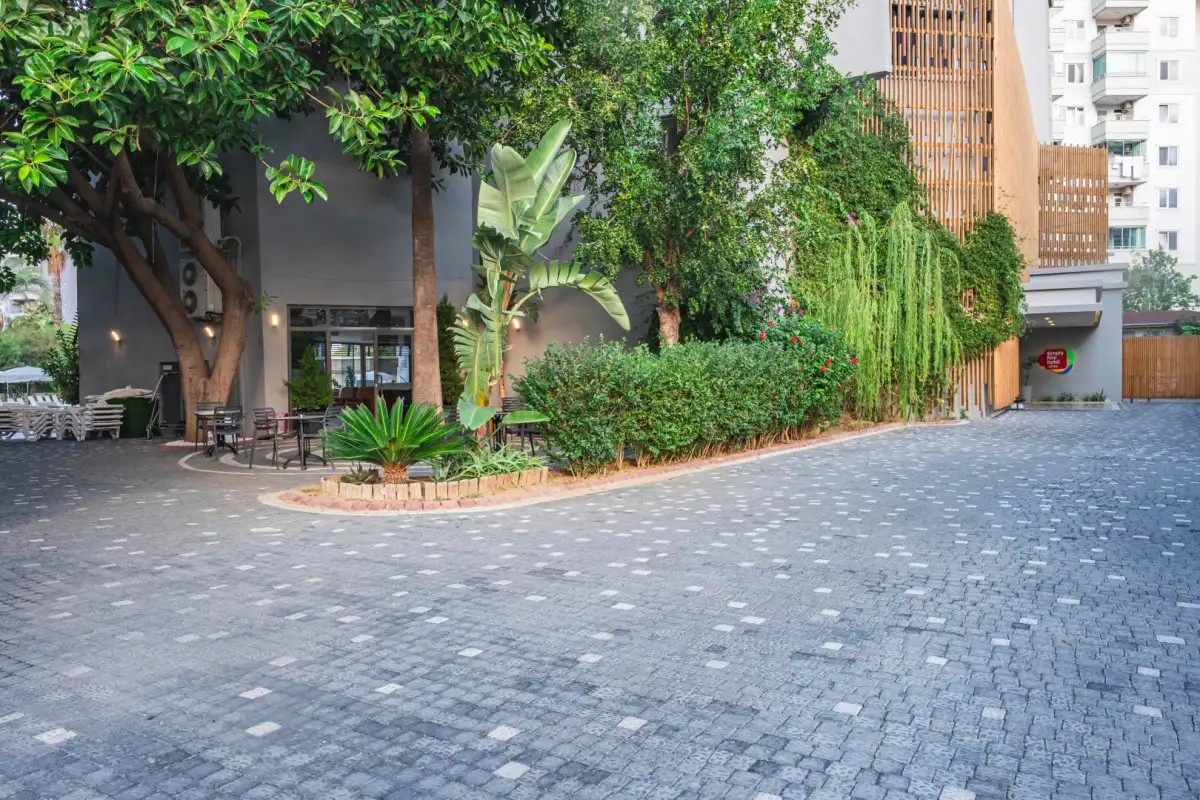 SIMPLY FINE HOTEL ALIZE