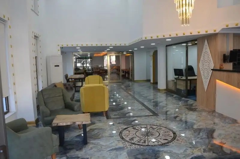 PIYES OTEL
