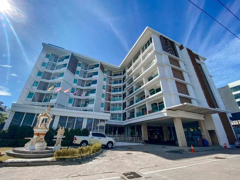 VAREENA PALACE