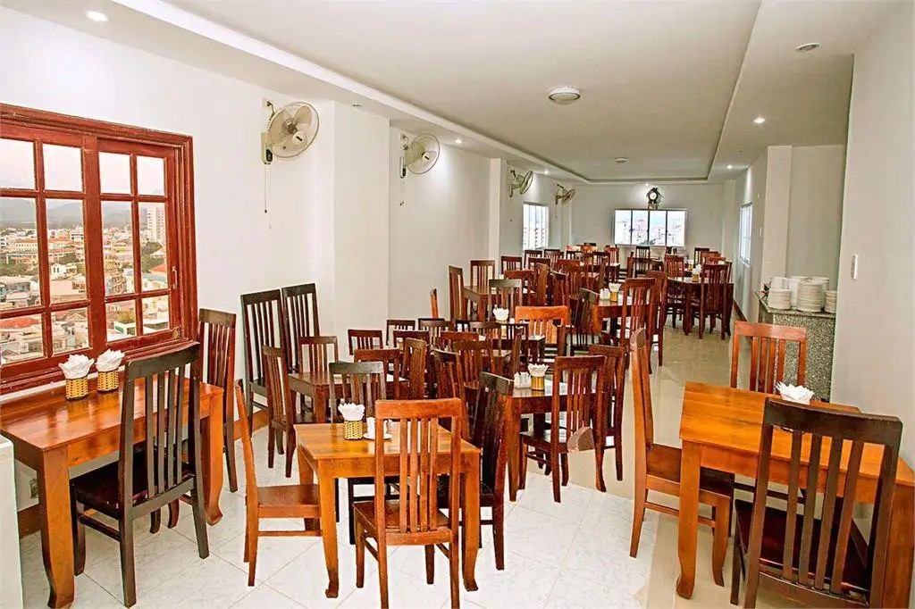 GOLDEN TULIP HOTEL
