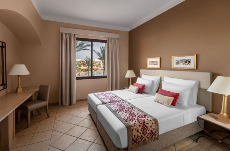 1 bedroom apartment pool