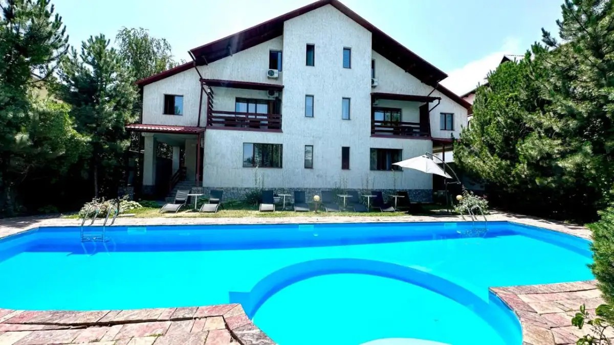 BAIKHAN HOTEL (БАЙХАН)
