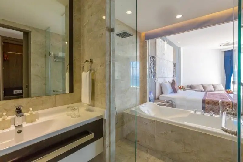 GOLDEN PEAK RESORT & SPA CAM RANH