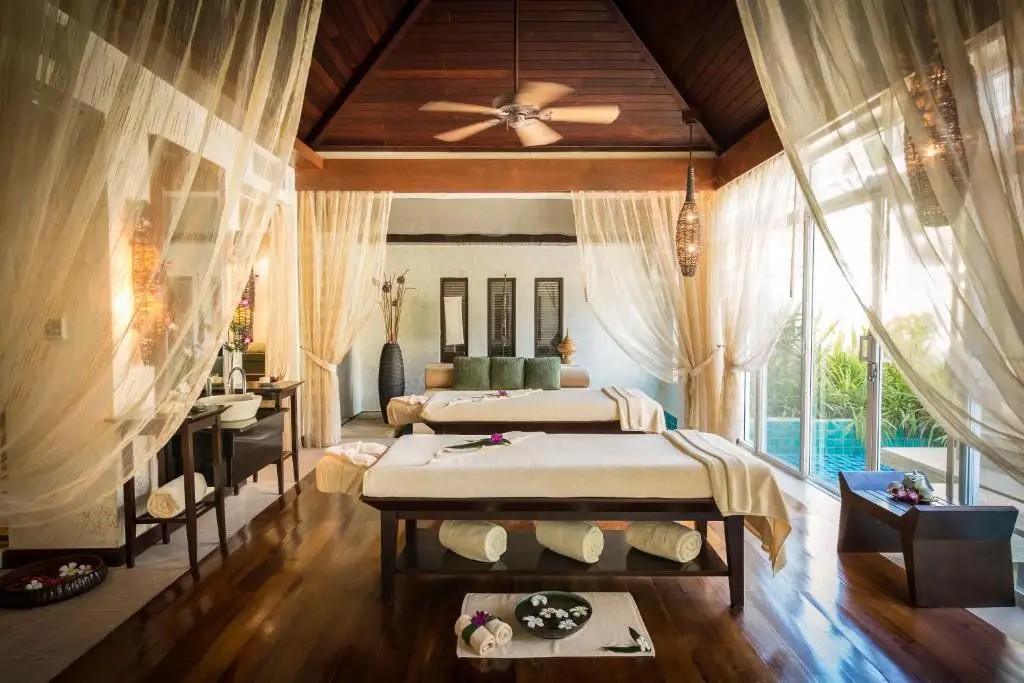 ROBINSON KHAO LAK