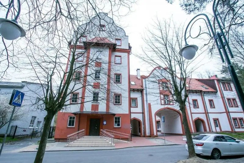 RAUSCHEN LOVE