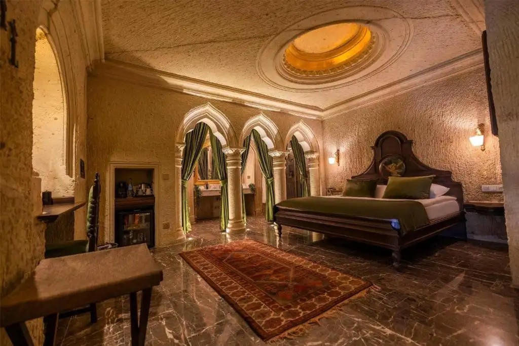 SIGNATURE CAVE PREMIUM SUITES