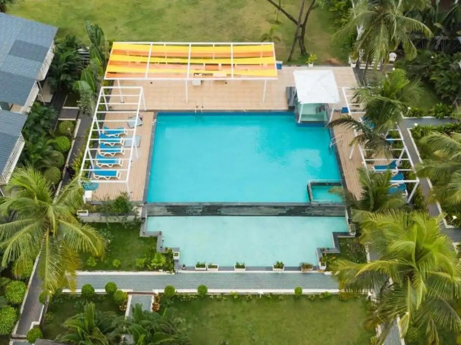 FOXOSO LA ALPHONSO BEACH RESORT