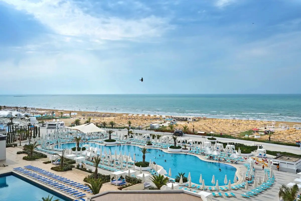SEA BREEZE THE GRAND