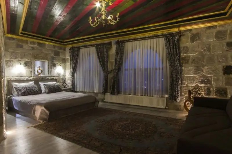 BEDROCK CAVE HOTEL ADULTS ONLY