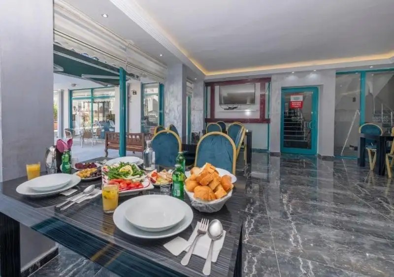 THELUNA CITY HOTEL