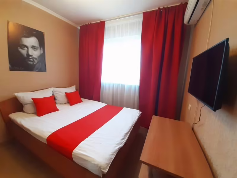 MAXROOMS ВОЛГА HOLLYWOOD