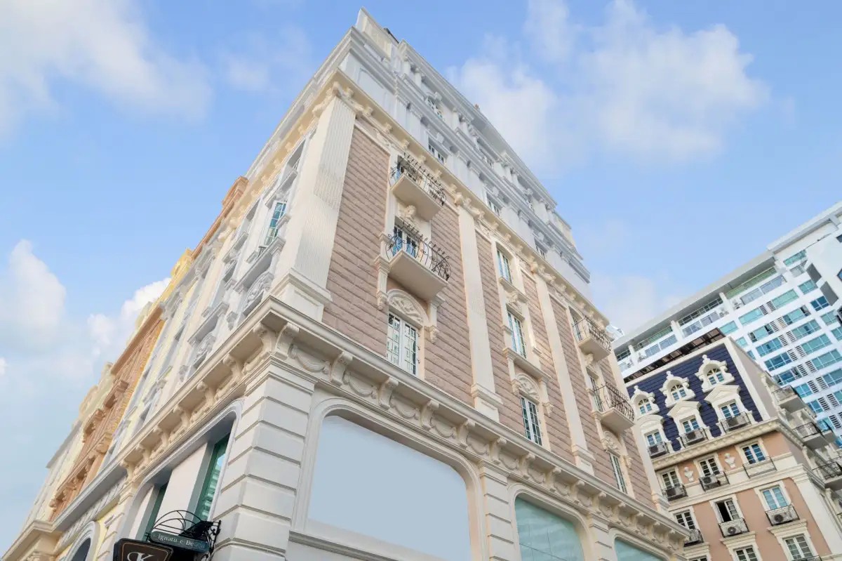 KINGSTON SUITES