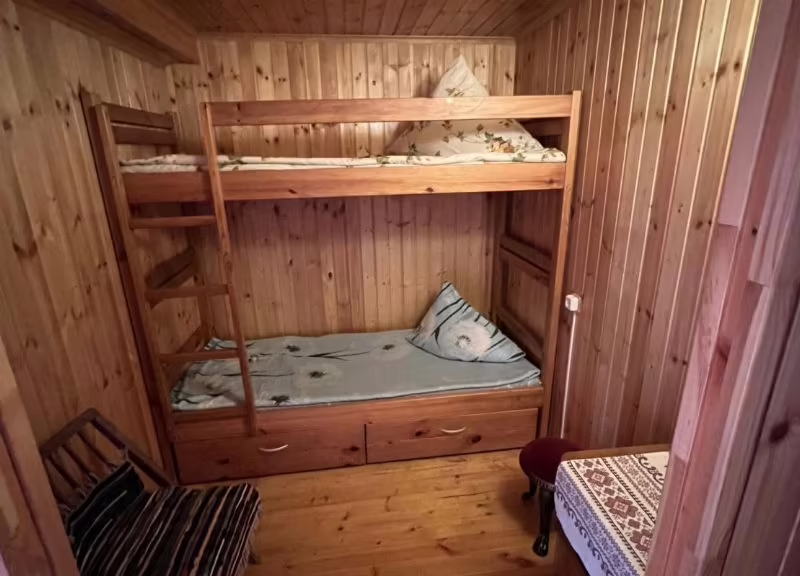МОНОСТЫРСКАЯ ИЗБА