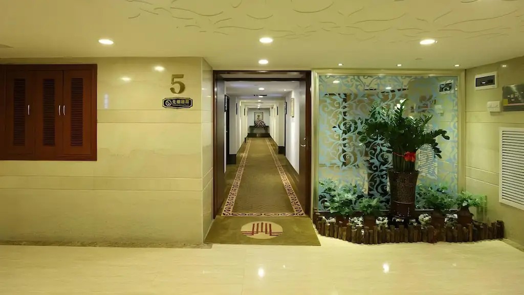NEW WORLD HOTEL