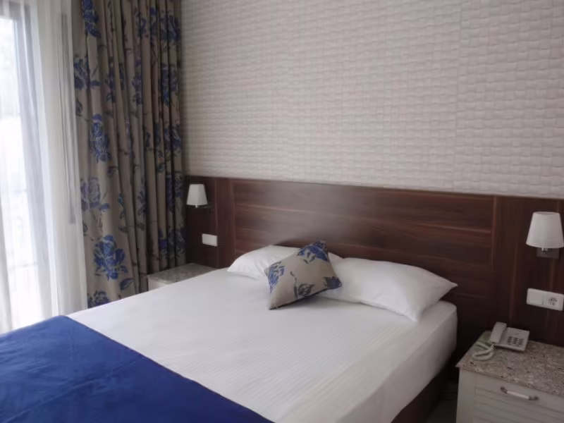 BRONZE HOTEL