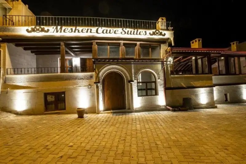 MESKEN CAVE SUITES