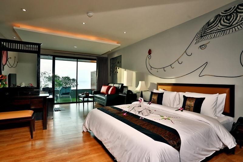 deluxe access pool ocean view