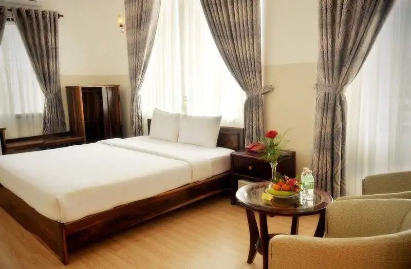 AMY HOTEL