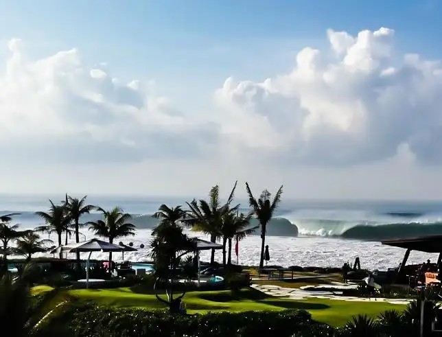 KOMUNE BALI
