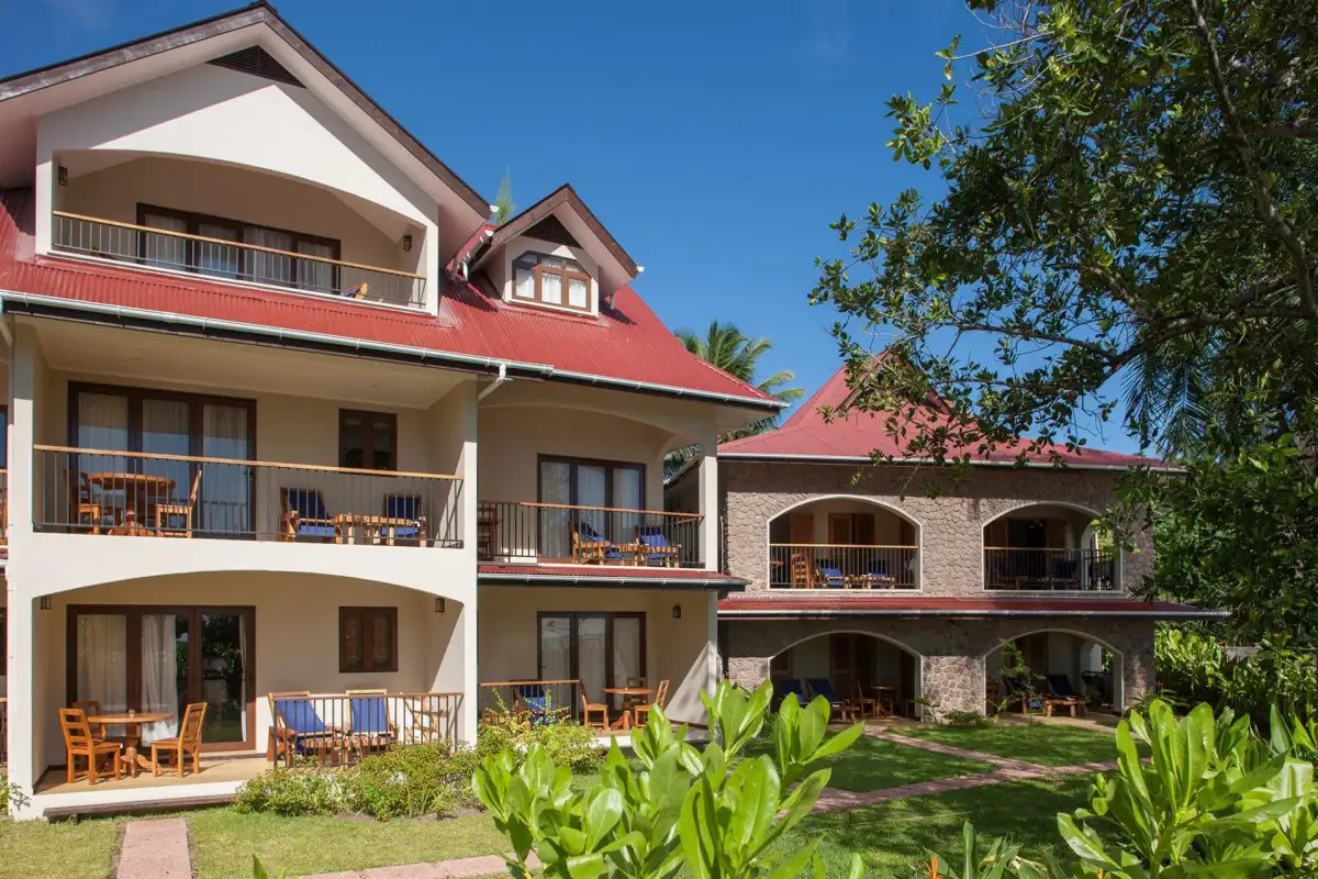 L HIRONDELLE GUEST HOUSE APT