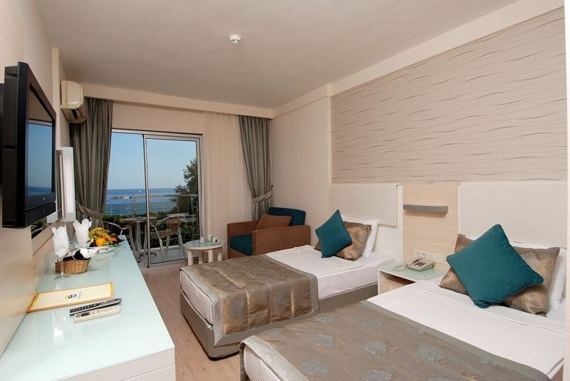 standard side sea view