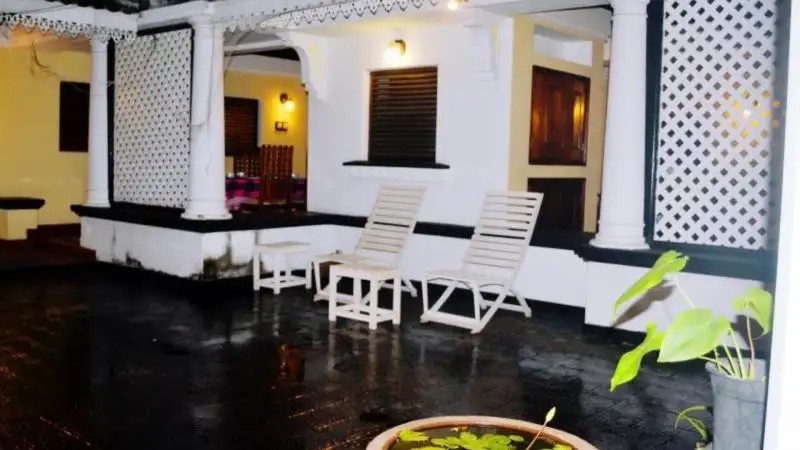 BLUE SWAN INN