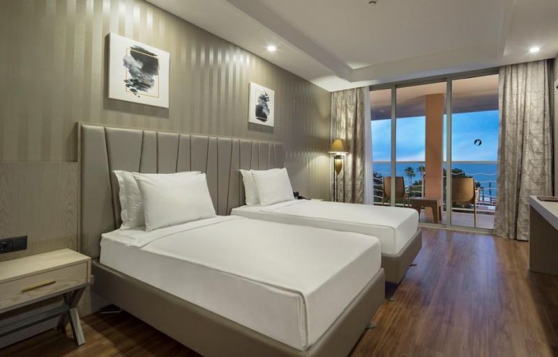 standard side sea view
