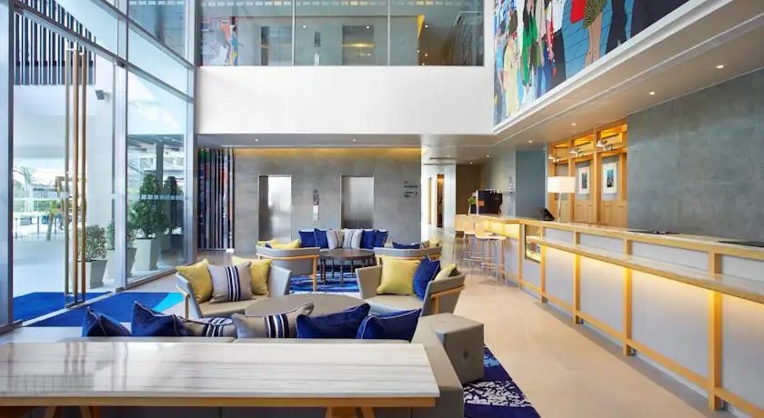 HOLIDAY INN EXPRESS BANGKOK SATHORN