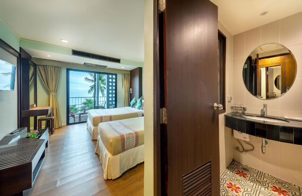 THE JOMTIEN TWELVE
