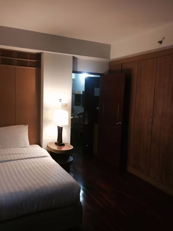 MALL SUITES HOTEL