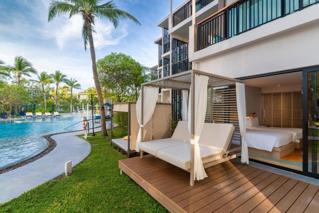 LE MERIDIEN PHUKET MAI KHAO BEACH RESORT