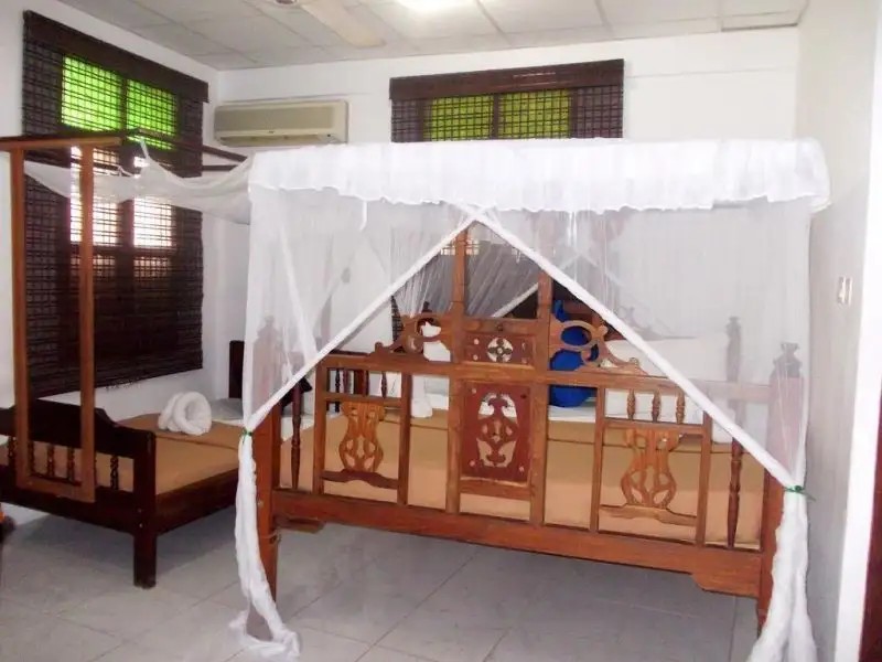SAFARI LODGE