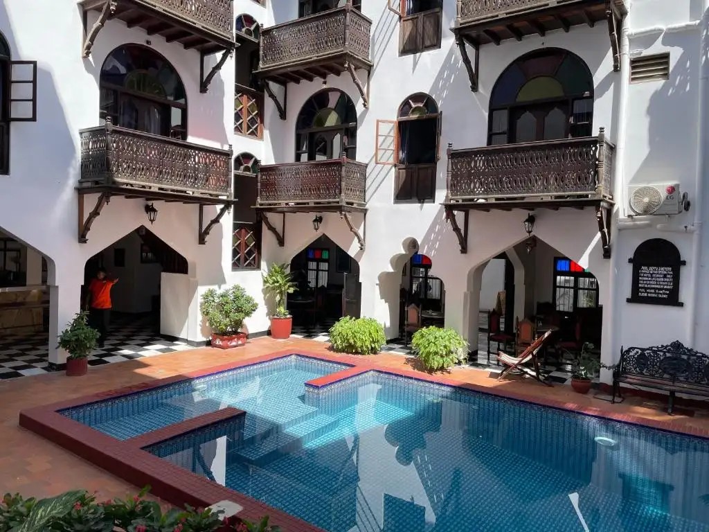 DHOW PALACE