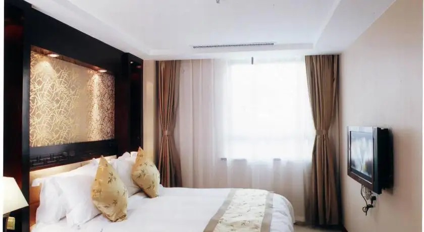 ROYAL COURT