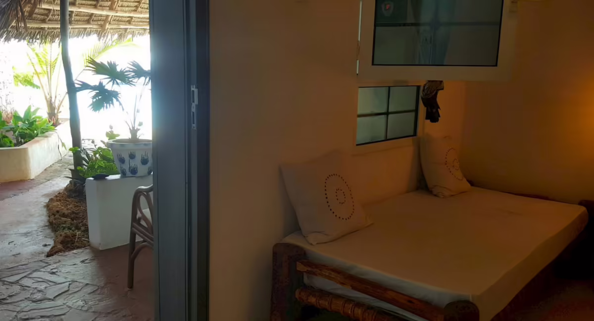 BEACH BABY LODGE